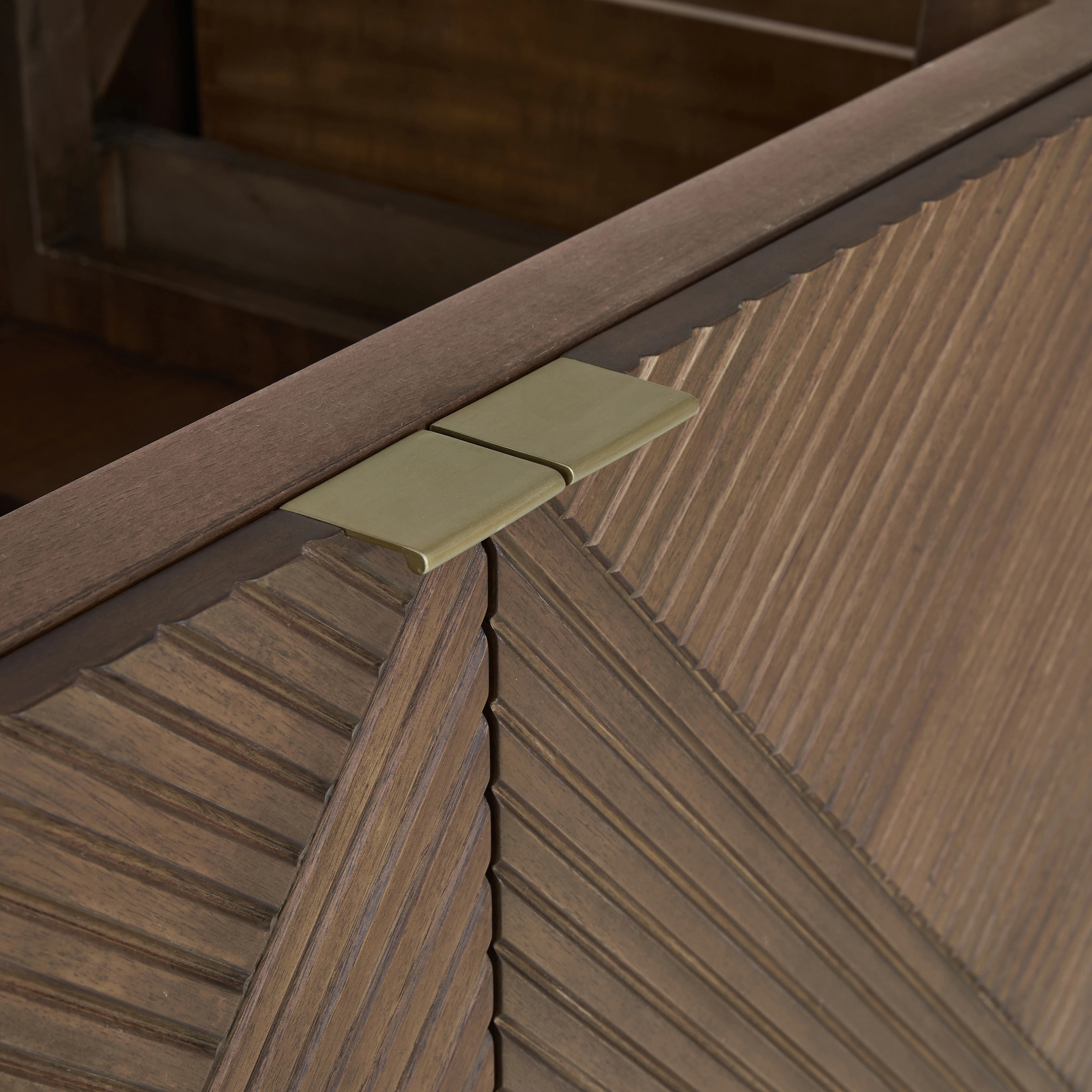 Royce 48" Single Vanity in Chestnut with 3 cm White Zeus Quartz Top - Image 6